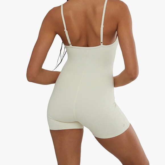 Weworewhat v neck romper - Picture 2 of 4